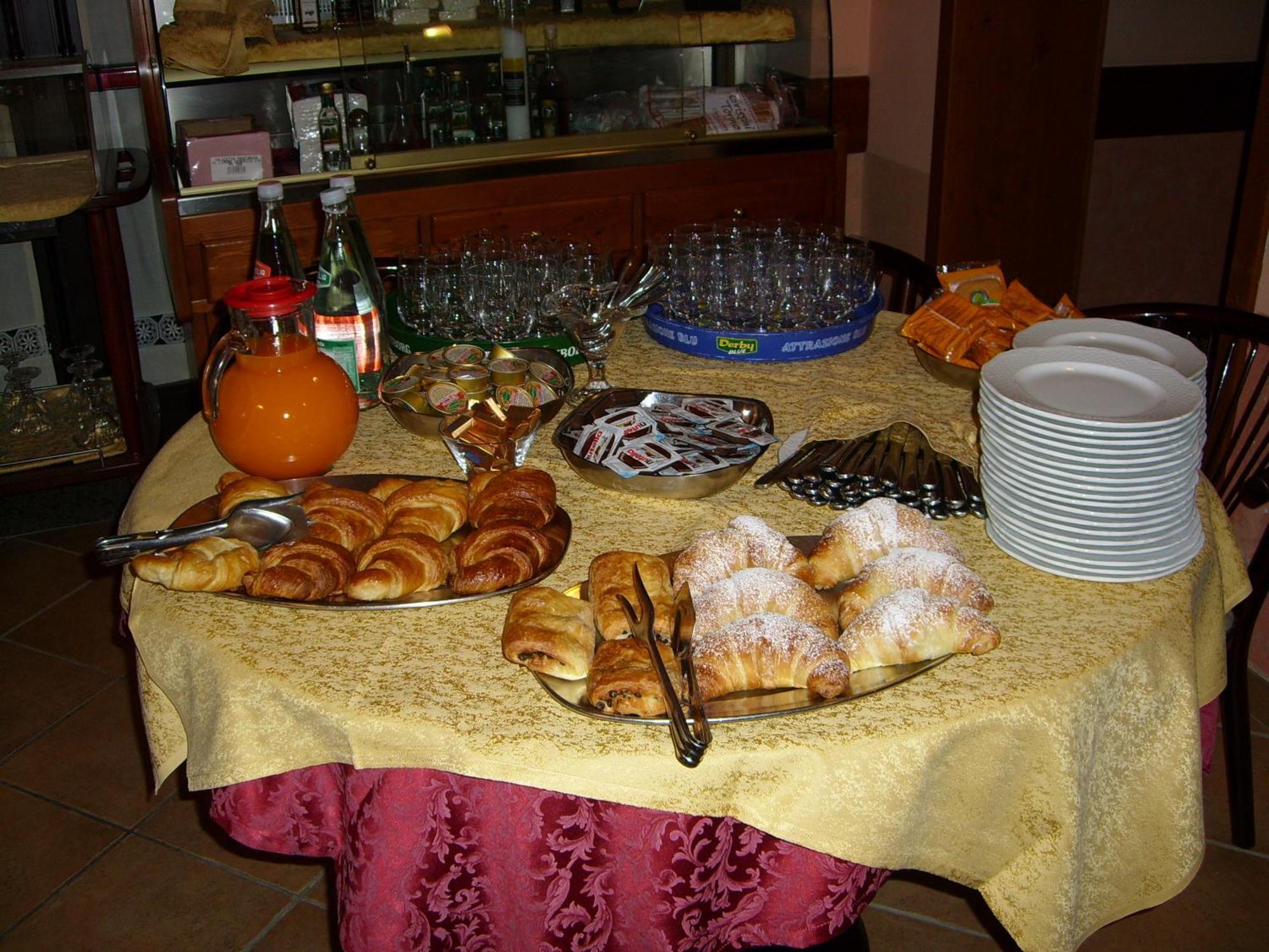 Hotel Formica Savignano sul Panaro Bagian luar foto