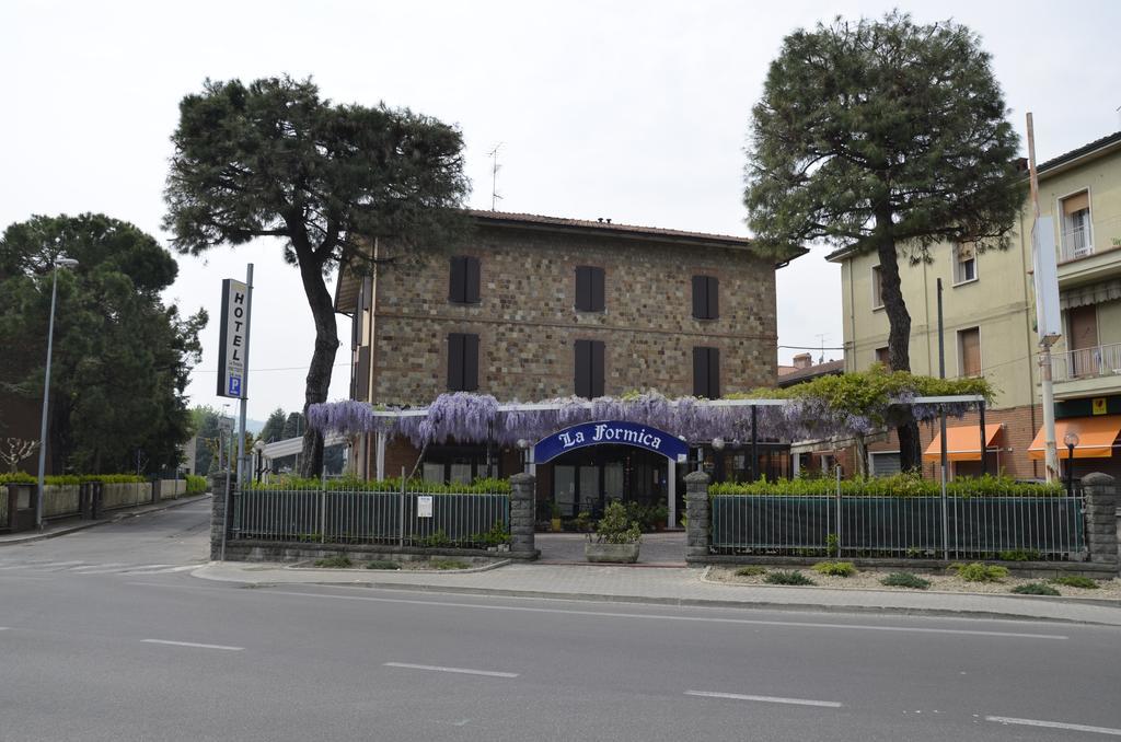 Hotel Formica Savignano sul Panaro Bagian luar foto